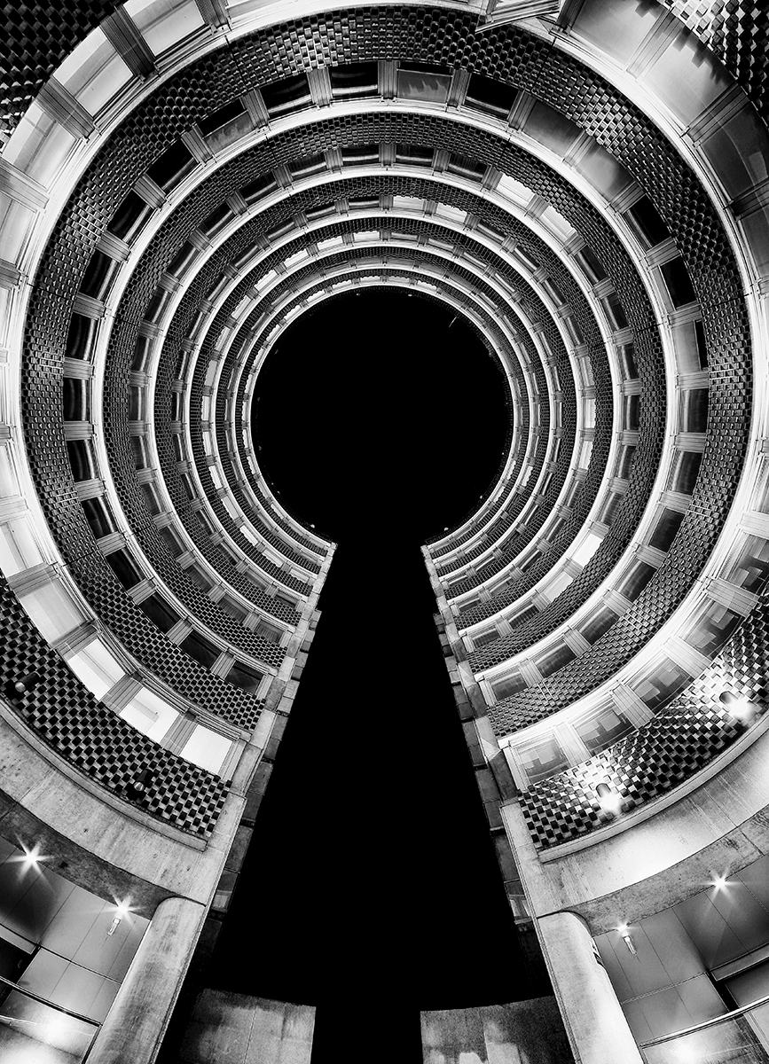 The keyhole without a key