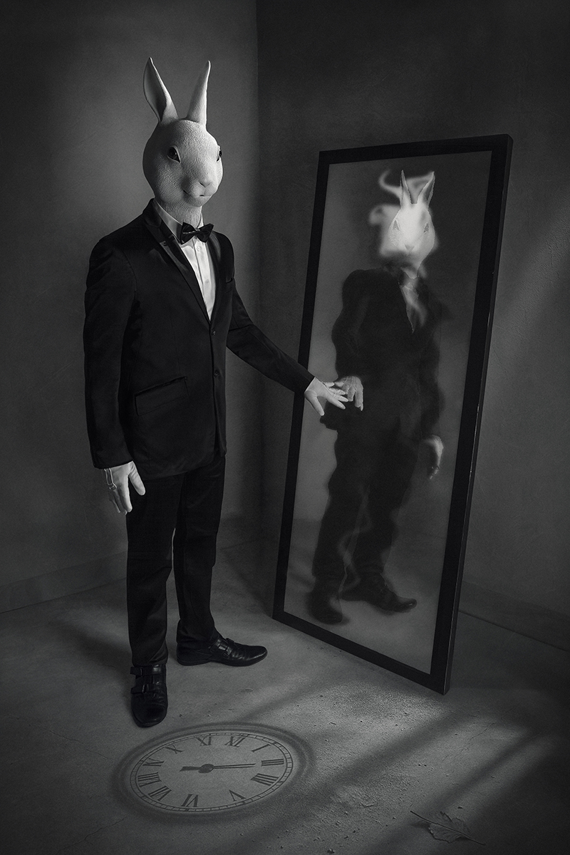Anamorphosis of the Instant