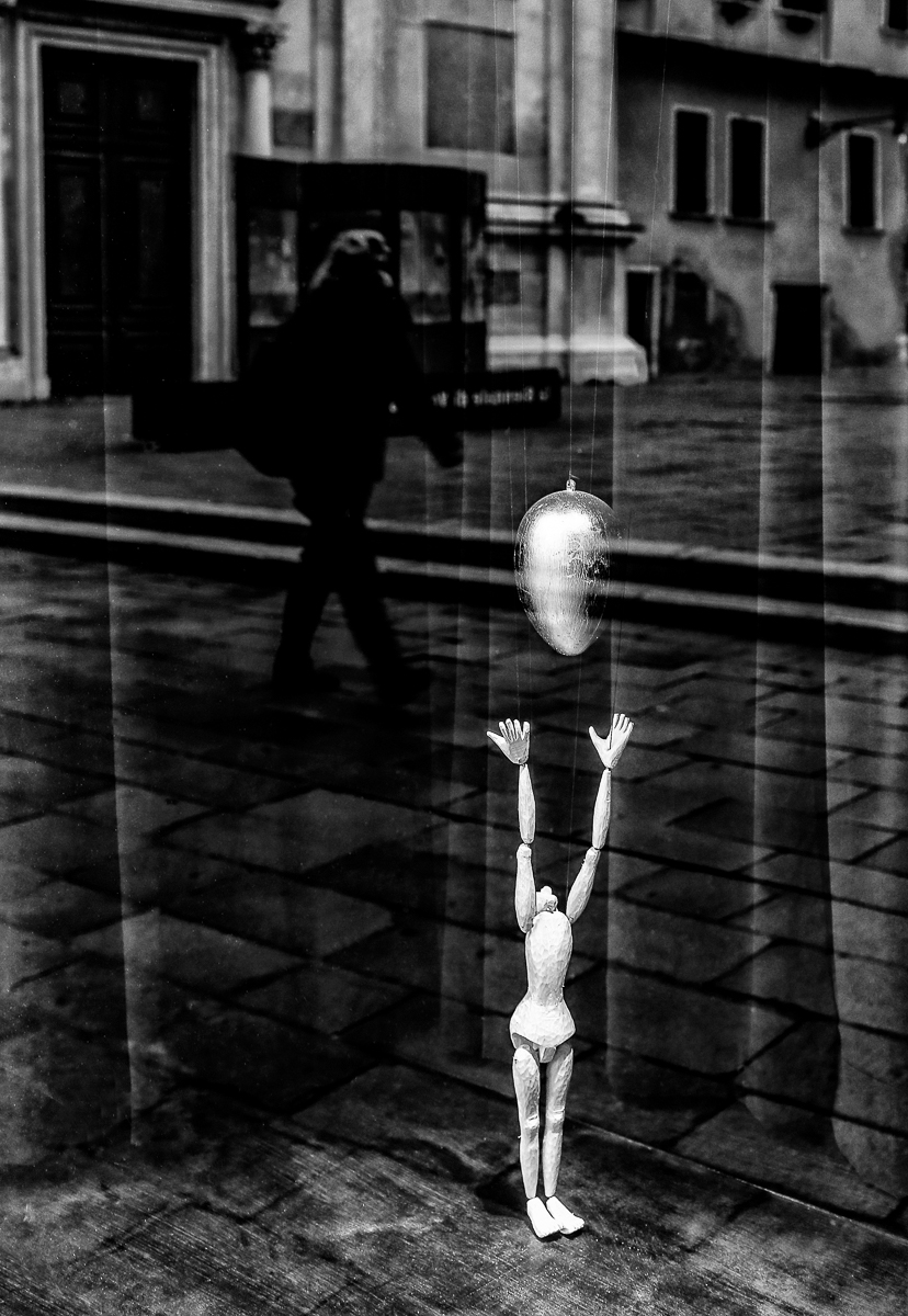 URBAN MIRAGES