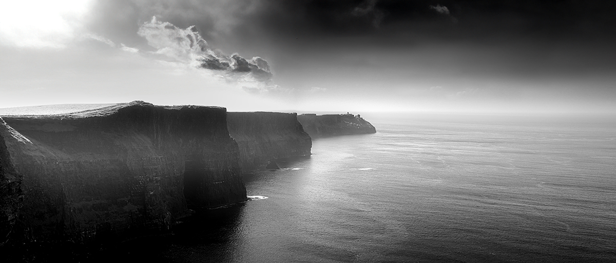Éire i Dubh Agus Bán