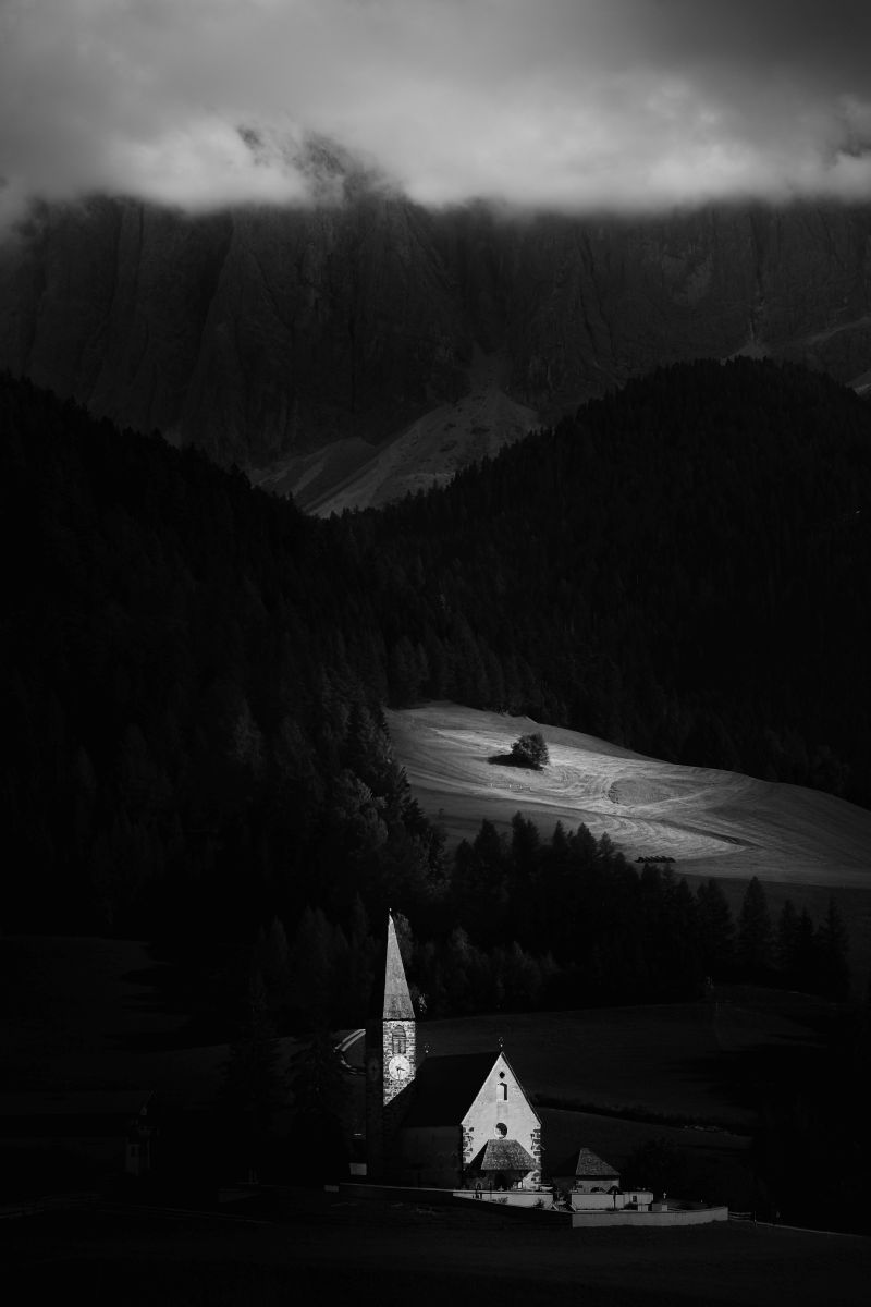 Where light lingers