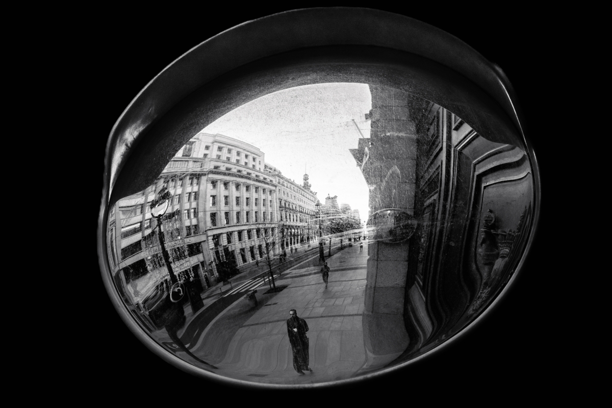 Phantom Frames-The Distance Between Seeing and Recording