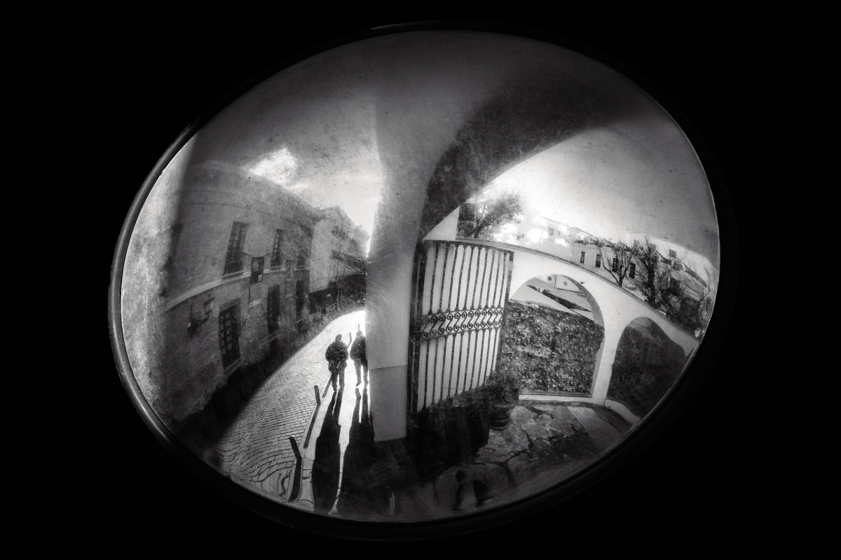 Phantom Frames-The Distance Between Seeing and Recording