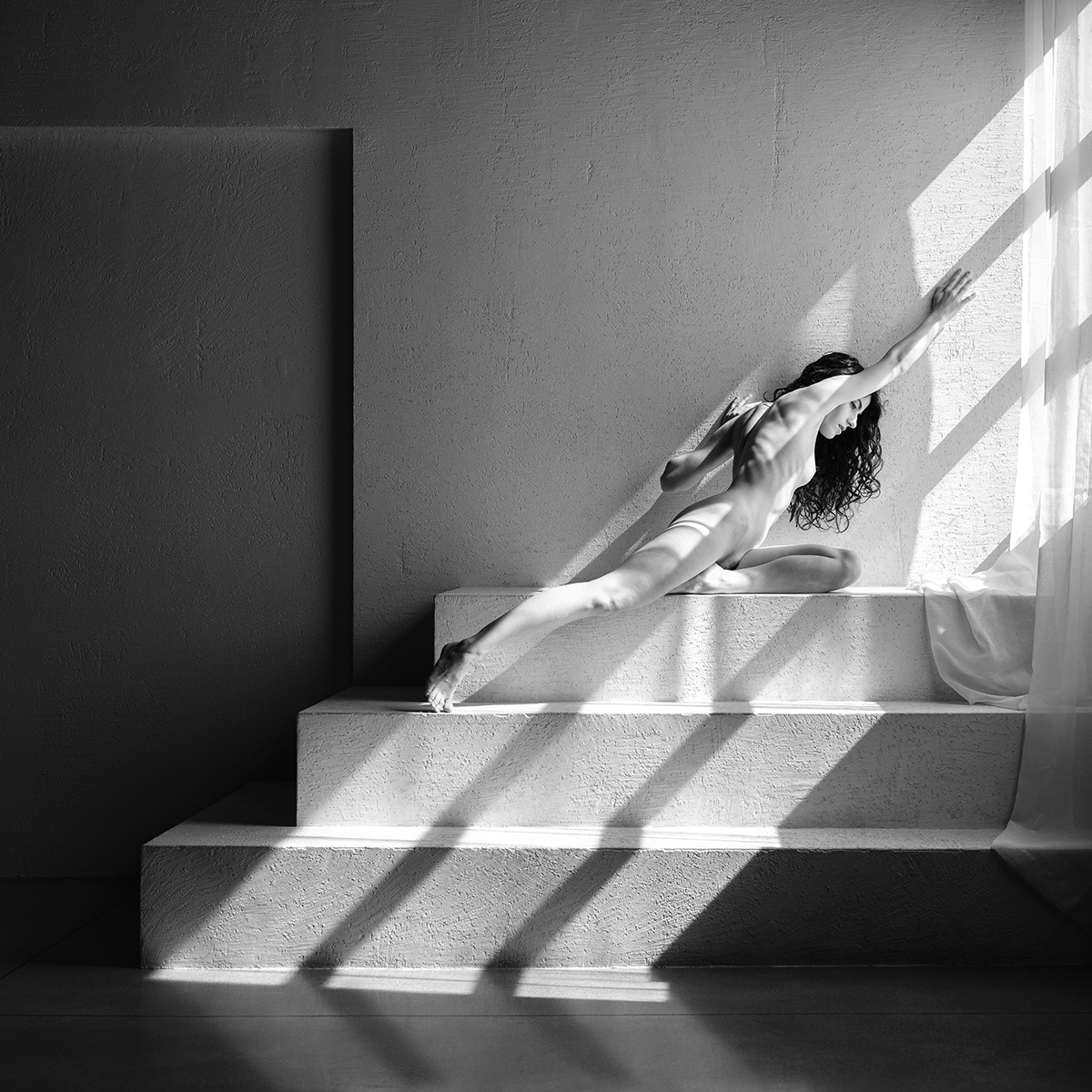 Chasing the Geometry of Light