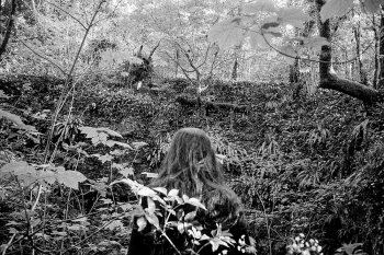 Under the eyes that few minutes exhist