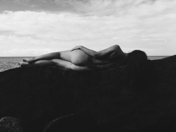 Resting on horizon 