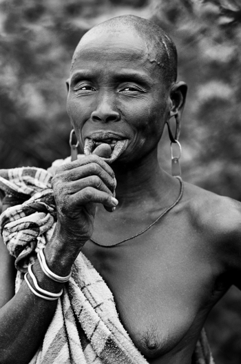 The Mursi Gaze
