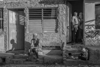 Cuban stoop