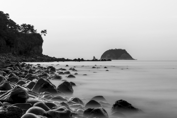 Time Standing Upon the Silence of the Sea